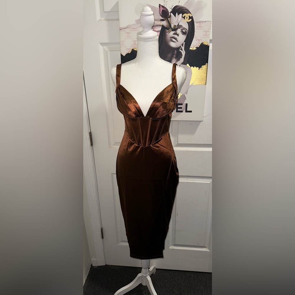 Windsor Elegant Brown Satin Dress size Small